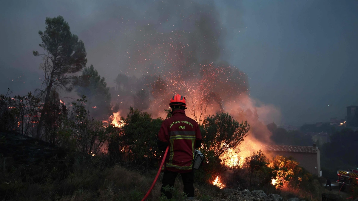 LIVE | Bosbrand in Franse Var laait weer op, 2500 mensen geëvacueerd