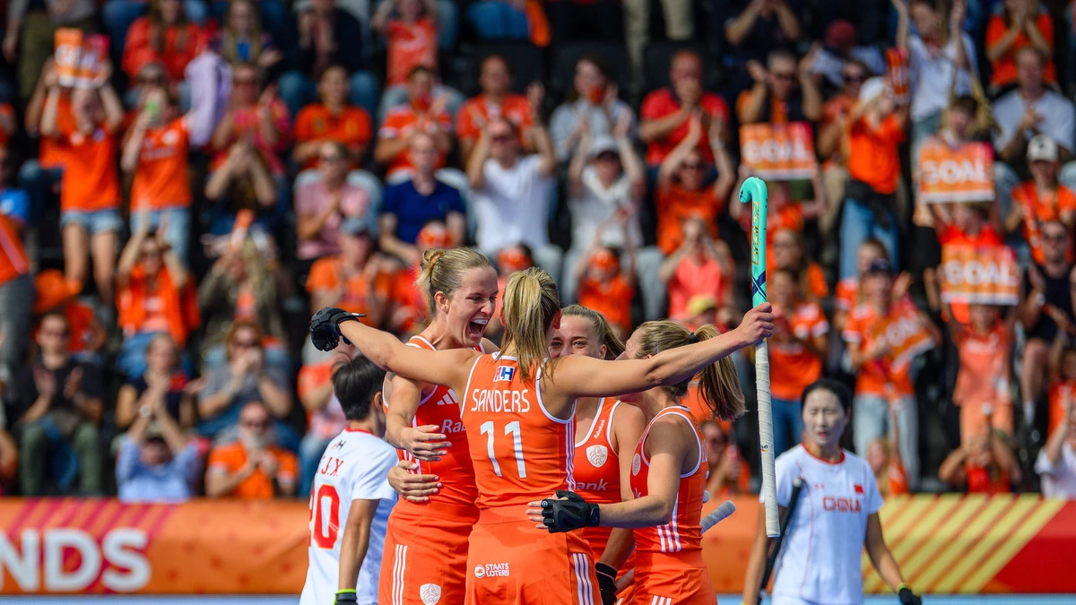 Oranje-hockeysters blazen het China van Alyson Annan met een ruime zege uit het Amsterdamse Bos