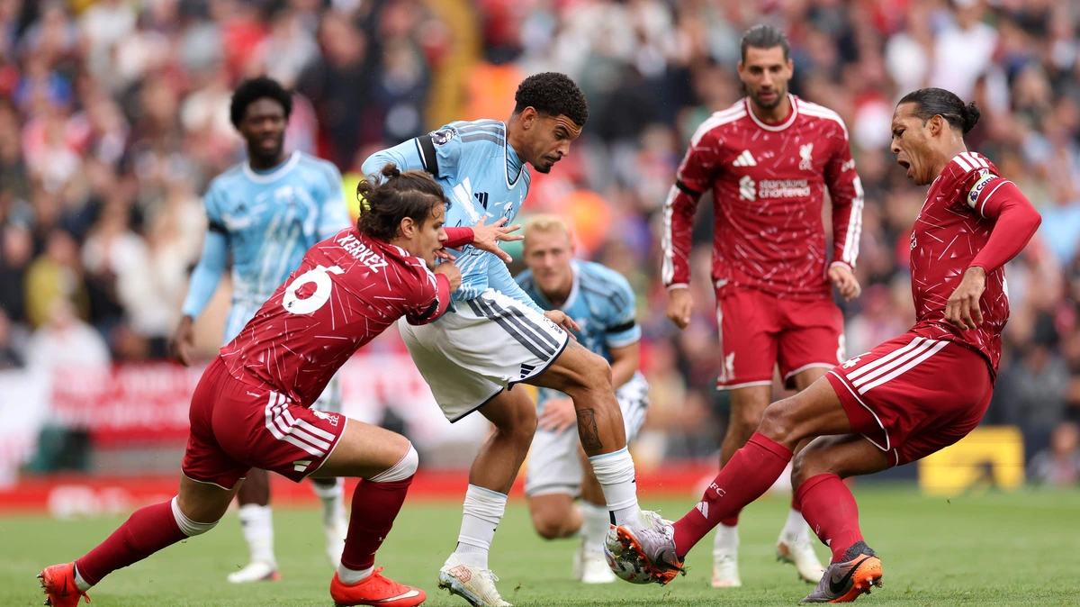 Liverpool ontsnapt thuis tegen Nottingham Forest aan nederlaag na late gelijkmaker Victor Muñoz