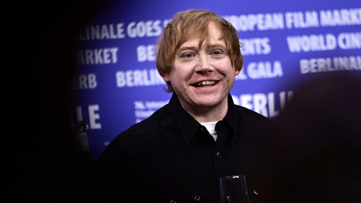 Harry Potter-acteur Rupert Grint bezorgt Nederlandse fan (11) in de Efteling dag van haar leven: ’Hij wachtte met zijn gezin op ons voor een foto’