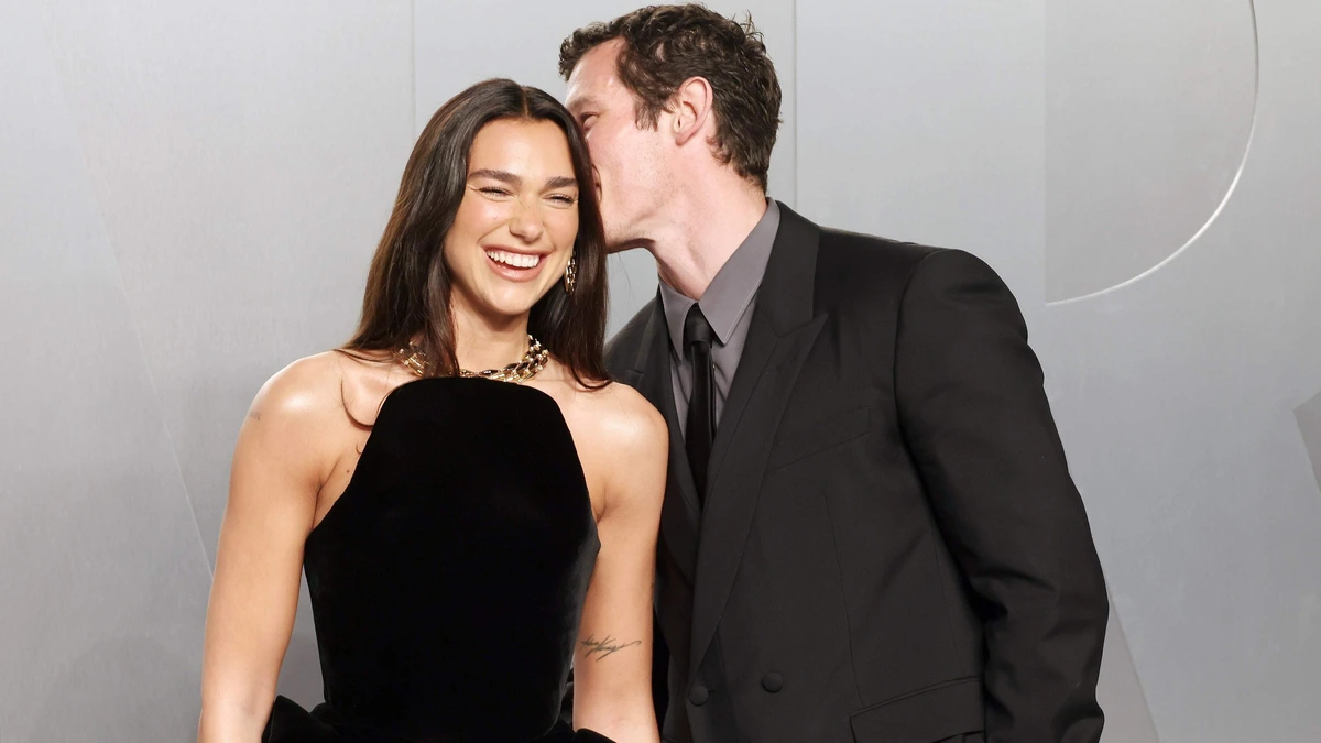Dua Lipa spreekt zich voor het eerst uit over haar bruiloft met Callum Turner
