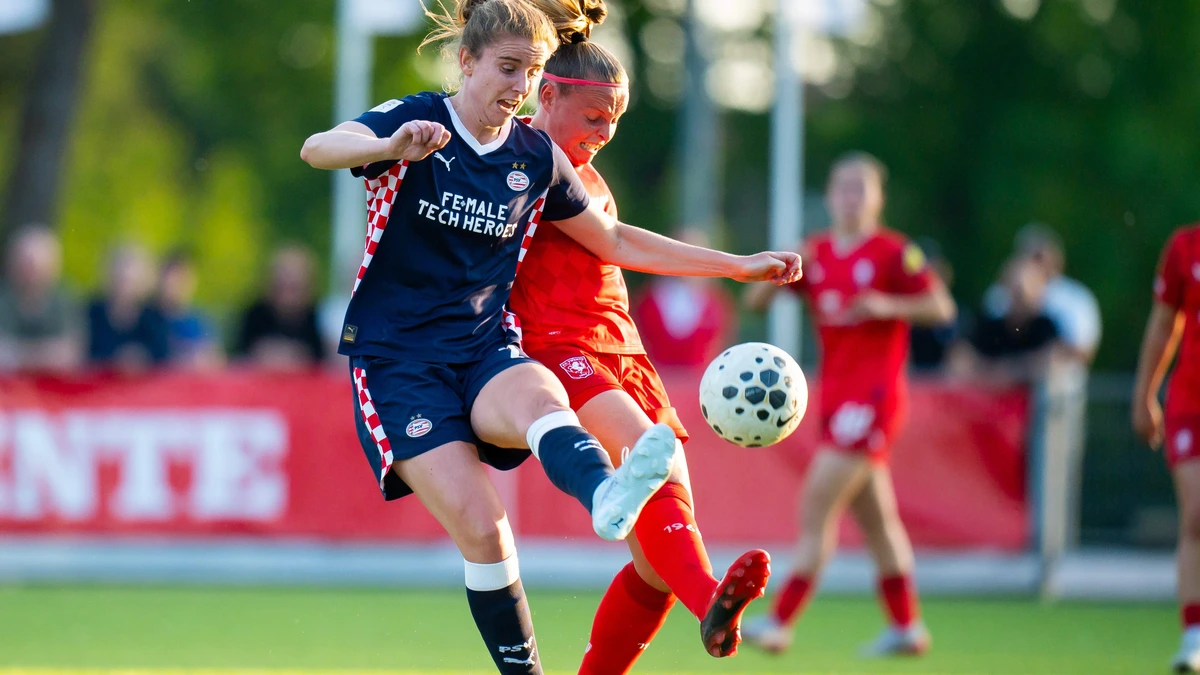 Voetbalsters Twente verslaan landskampioen PSV in eerste topper