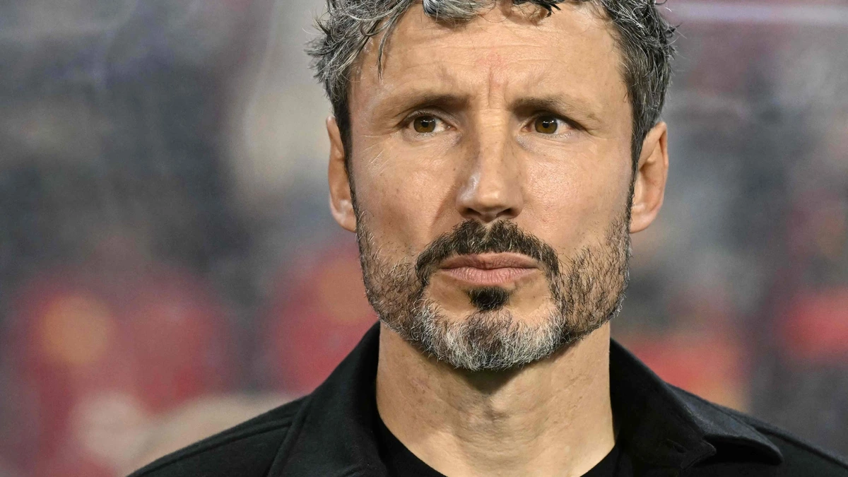 Belgische media zien ondanks late dreun Mark van Bommel de fans voor zich winnen: ’Dat is het leuke aan hem’