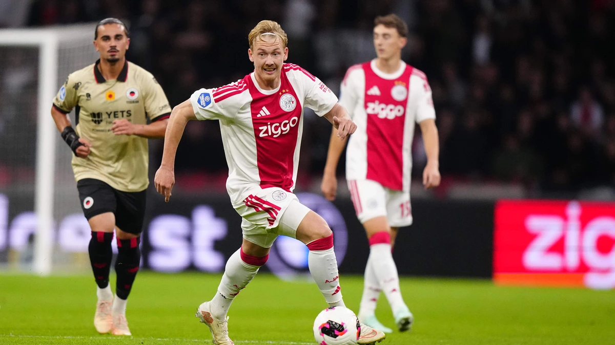 LIVE Eredivisie | Uit het niets: Excelsior vlak voor rust verrassend naast Ajax