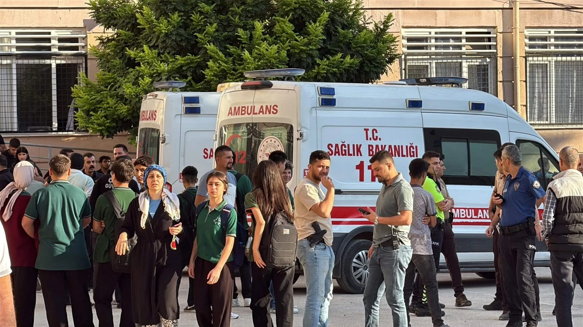 Elf leerlingen gewond bij schietpartij bij school in Turkije, minderjarige schutter opgepakt