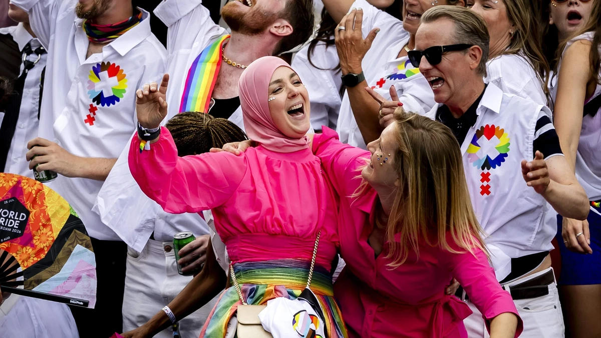 Roep om actie, maar Esmah Lahlah (Pro) wil dalende homoacceptatie eerst ’beter monitoren’