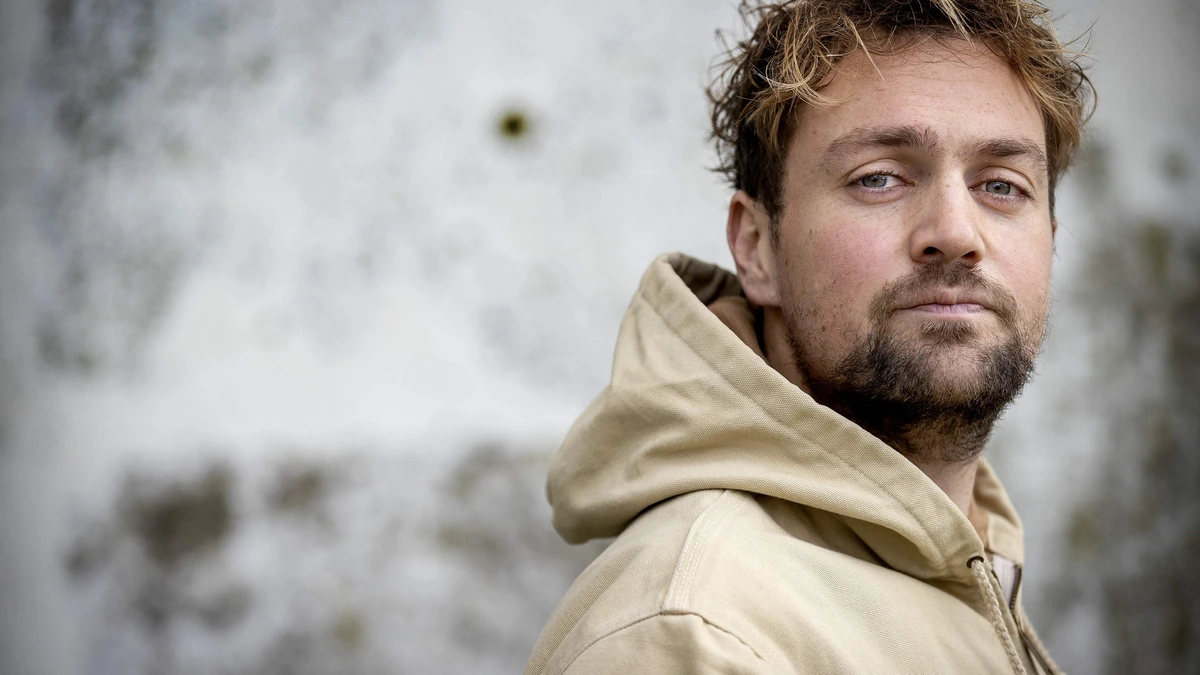 Tim Knol (37) maakt pas op de plaats met De Wandelclub: ’Voor mijn eigen gezondheid’