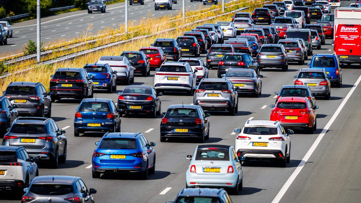 Chaos op A4 bij Amsterdam door ongeval en olie op wegdek