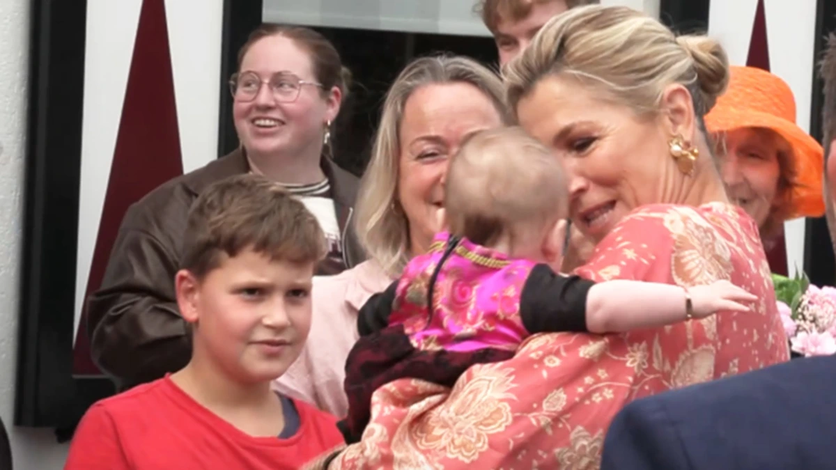 Bijzonder moment Máxima en baby gefilmd: 'Staan hier al een halfuur'