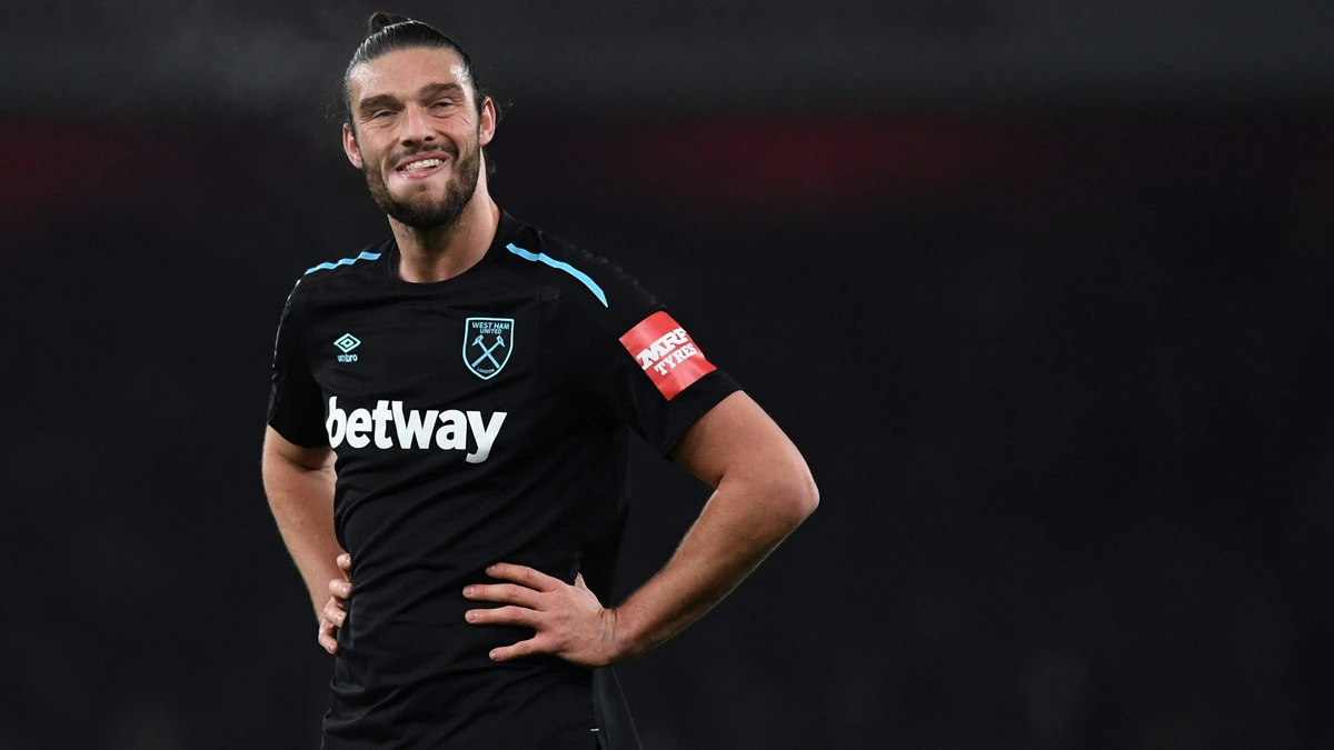 Voormalig Engels international Andy Carroll (37) onthult seksueel misbruik in biografie: ’Nu heb ik het gezegd’