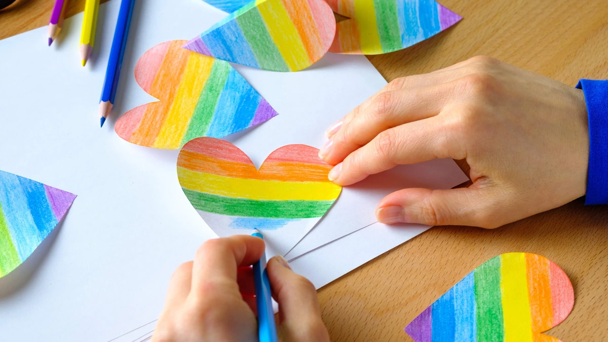 Praat mee: Moeten scholen harder optreden tegen homohaat?