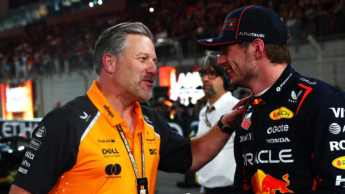 McLaren-baas Zak Brown hoopt nog altijd op samenwerking met ’charmante’ Max Verstappen: ’De deur staat wagenwijd open’