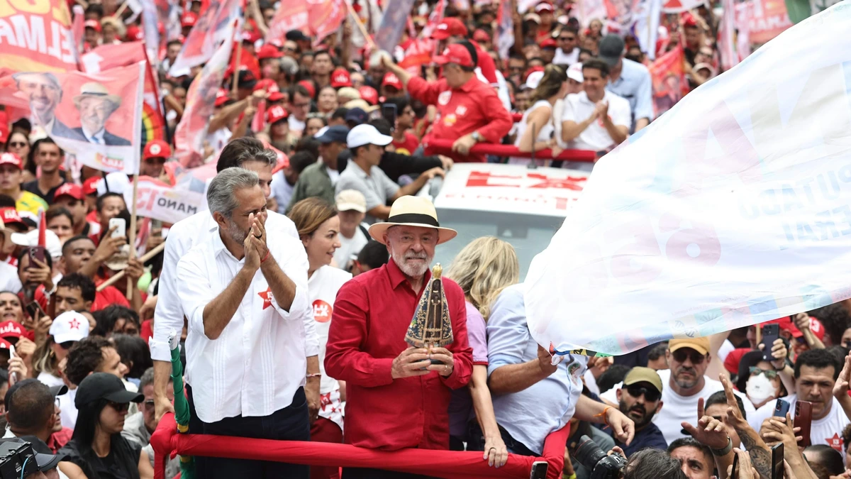 De beschermheilige van Brazilië is betrokken bij een nepnieuwsruzie tussen de twee belangrijkste presidentskandidaten