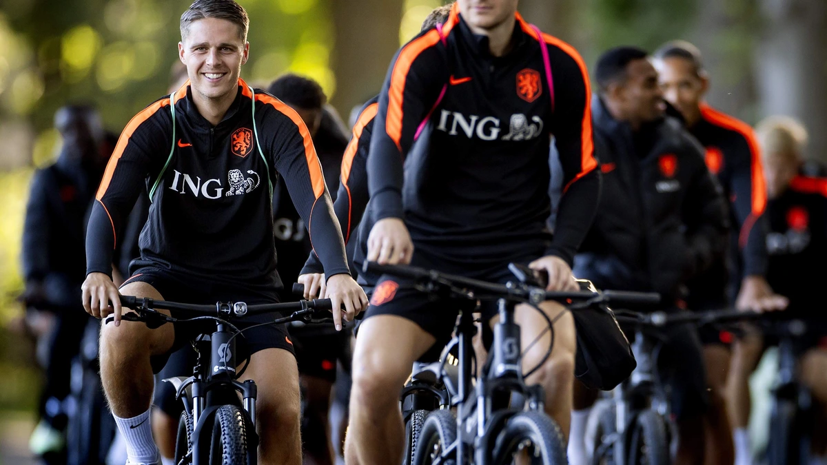 Joey Veerman begint onder Xavi opnieuw bij het Nederlands elftal: ’Terugkijken heeft geen enkele zin’