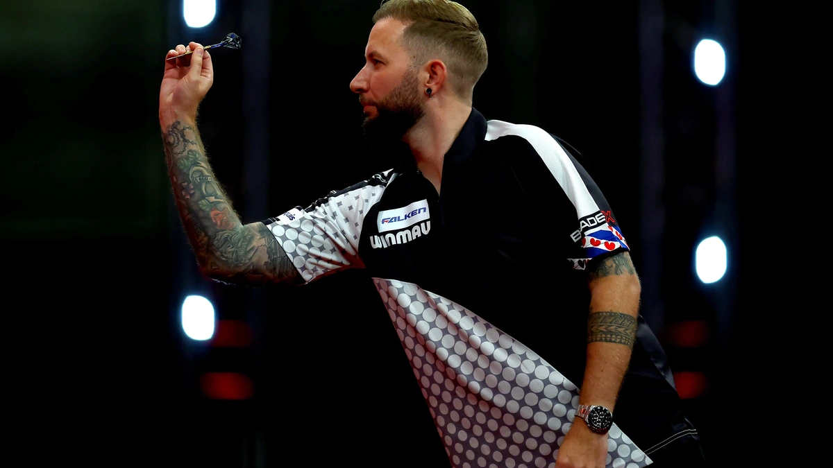 Ryan Joyce walst over Danny Noppert heen, ook Wessel Nijman onderuit op World Grand Prix