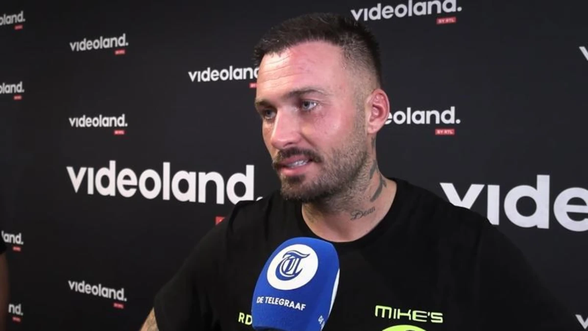 Emotionele Dave Roelvink na professioneel boksdebuut: 'Dat soort dingen deden we altijd samen'