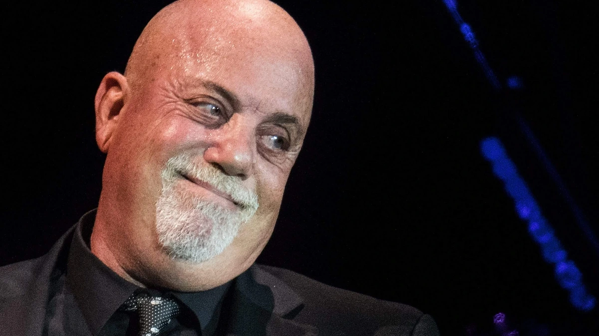 Billy Joel (77) veilt collectie motorfietsen voor het goede doel: ’Tijd dat iemand anders ermee de weg opgaat’