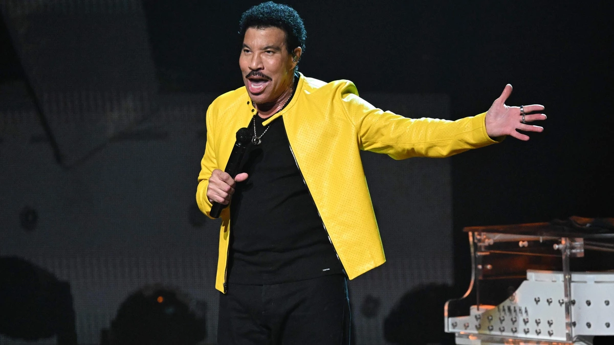 Lionel Richie (77) ondergaat ingreep wegens hartritmestoornis: concerten met Earth, Wind & Fire geschrapt