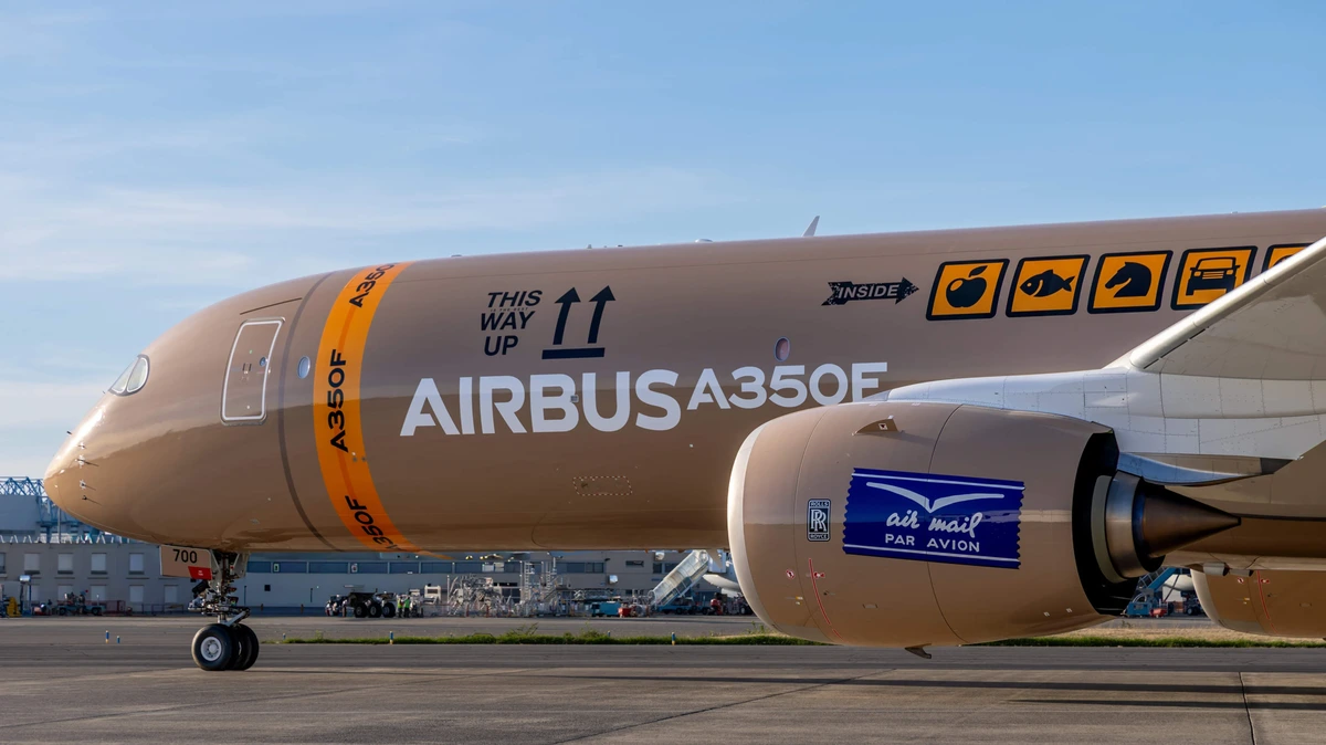 Eerste vlucht vrachtversie Airbus A350: ’Mijlpaal voor stiller Schiphol’