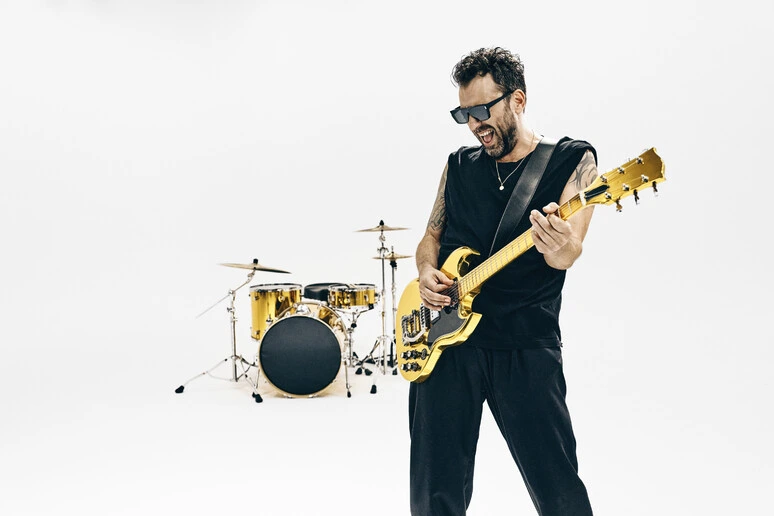 Esce a ottobre Amateur, il nuovo album di Cesare Cremonini. Dal 27 novembre il tour