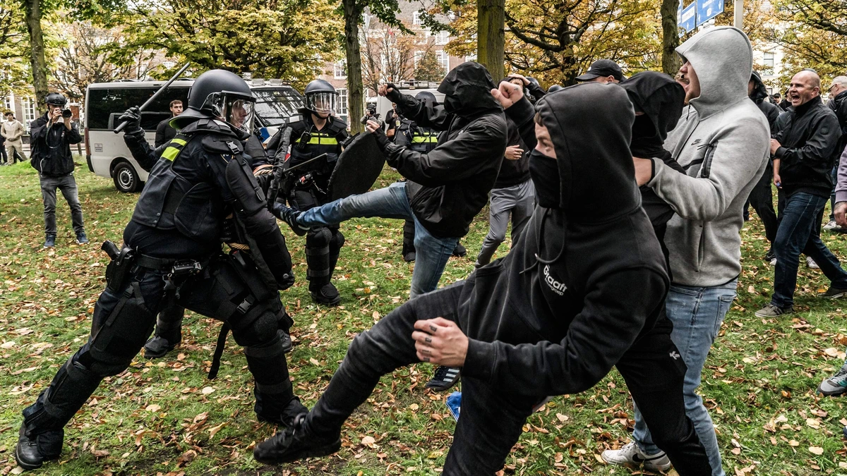 Nederlandse Politie Bond (NPB) over rellen in Den Haag: ’Geweld tegen agenten moet consequenties krijgen, vervolging van reltuig’