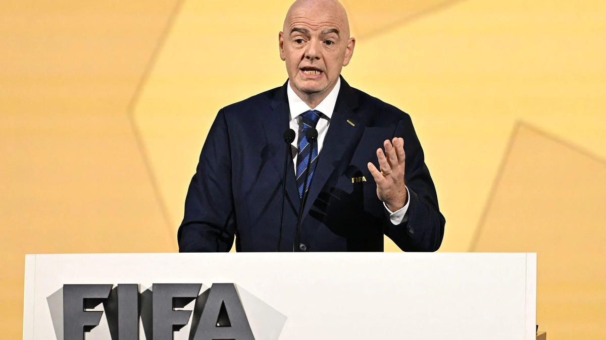 Sky Sports: grote Europese competities verhogen druk op FIFA-baas Gianni Infantino