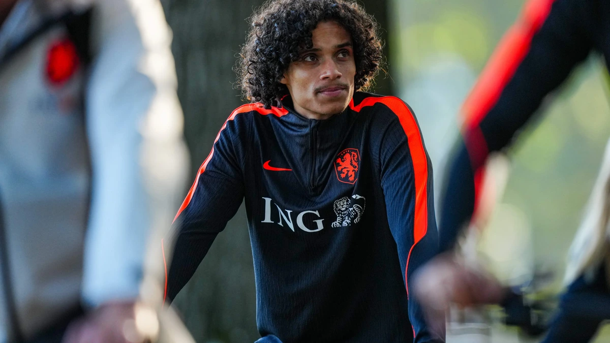 Orlando Engelaar en Melvin Boel kennen Oranje-nieuwkomer Zechiël als een jongen die stevig in zijn schoenen staat: ’Gjivai raakt niet snel in de war’