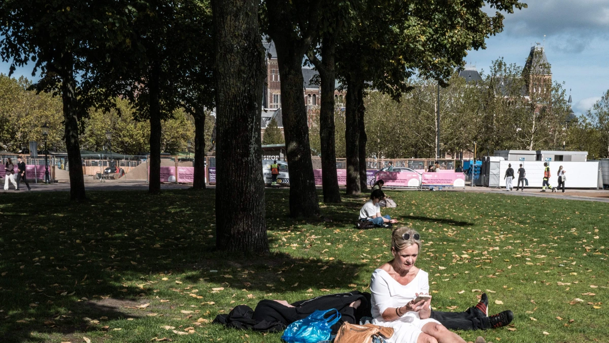 Woensdag opnieuw tropische temperaturen, maar buien zorgen voor abrupt einde zomerse weer