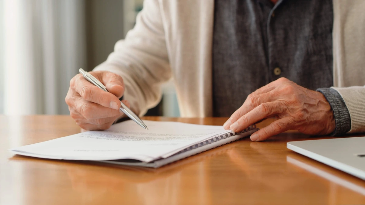Man onterft op zijn sterfbed echtgenote (76), dochter eist ontruiming van de woning