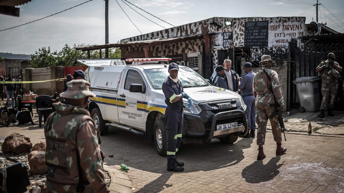 Klopjacht in Zuid-Afrika na schietpartij in café, 17 mensen om het leven gekomen