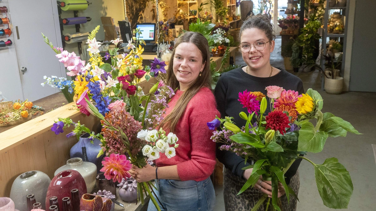 Elsbeth en Frederiek (20) runnen een zaak in de grensstreek en zien klanten massaal naar Duitsland rijden: ’Ze halen daar ook gelijk bloemen’