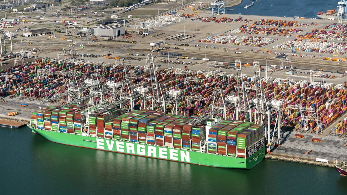 Bedrijven in Rotterdamse haven eerder aangesloten op stroomnet