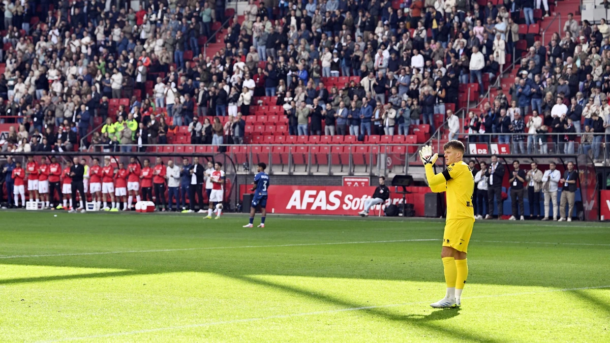 Spelers en supporters brengen bij AZ-Telstar prachtig eerbetoon aan overleden Bartina Koeman