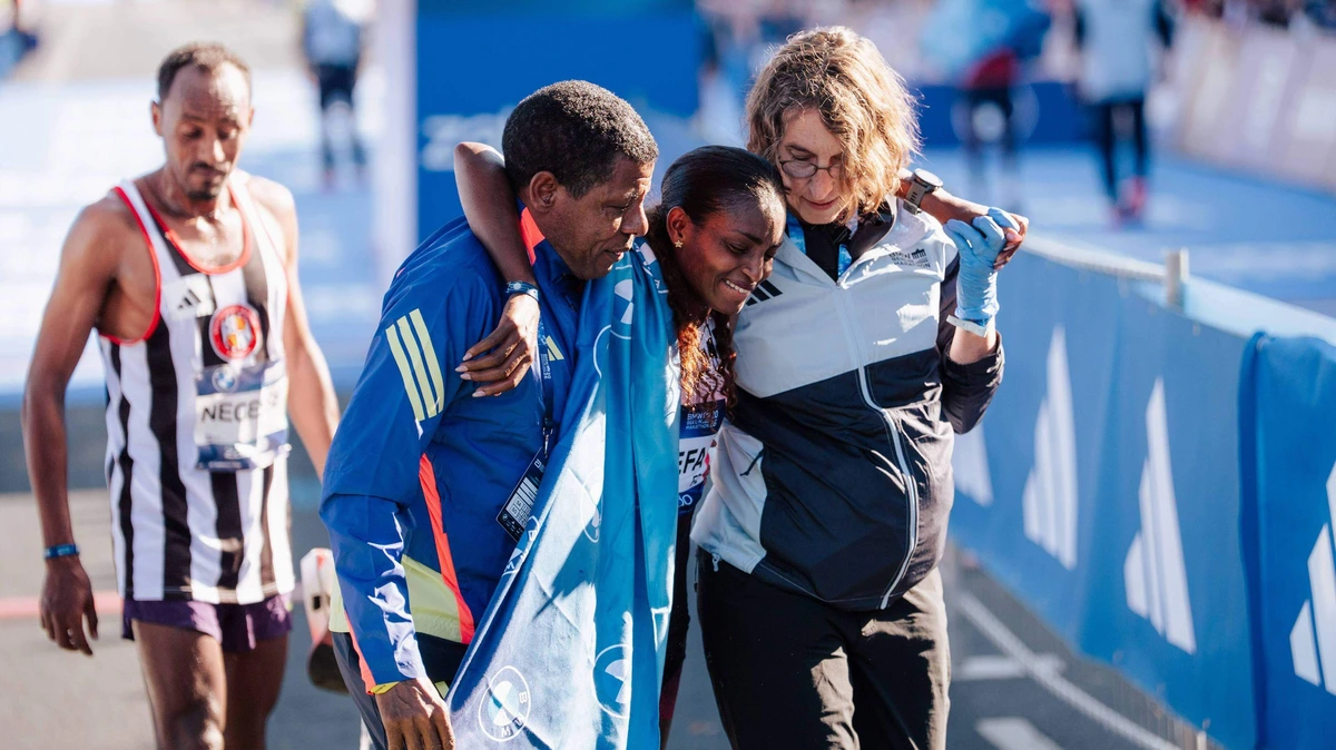 Dramatische zege van Tigst Assefa (29) in marathon Berlijn eindigt met achillespeesoperatie en maanden herstel