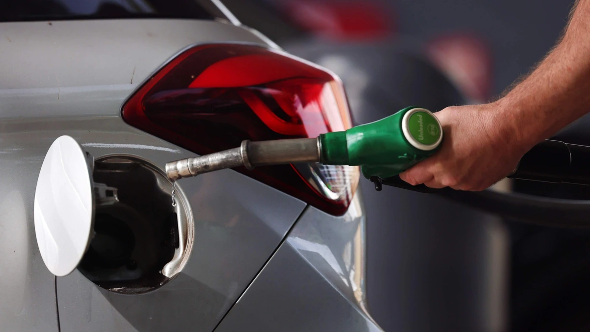 Vanaf morgen komt er andere benzine uit de pomp: 5 km minder op een tank