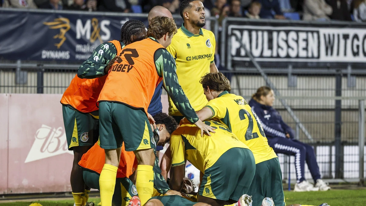 Willem II nieuwe hekkensluiter in Eredivisie na late nederlaag, frustratie bij Fortuna Sittard-trainer Danny Buijs over arbitrage