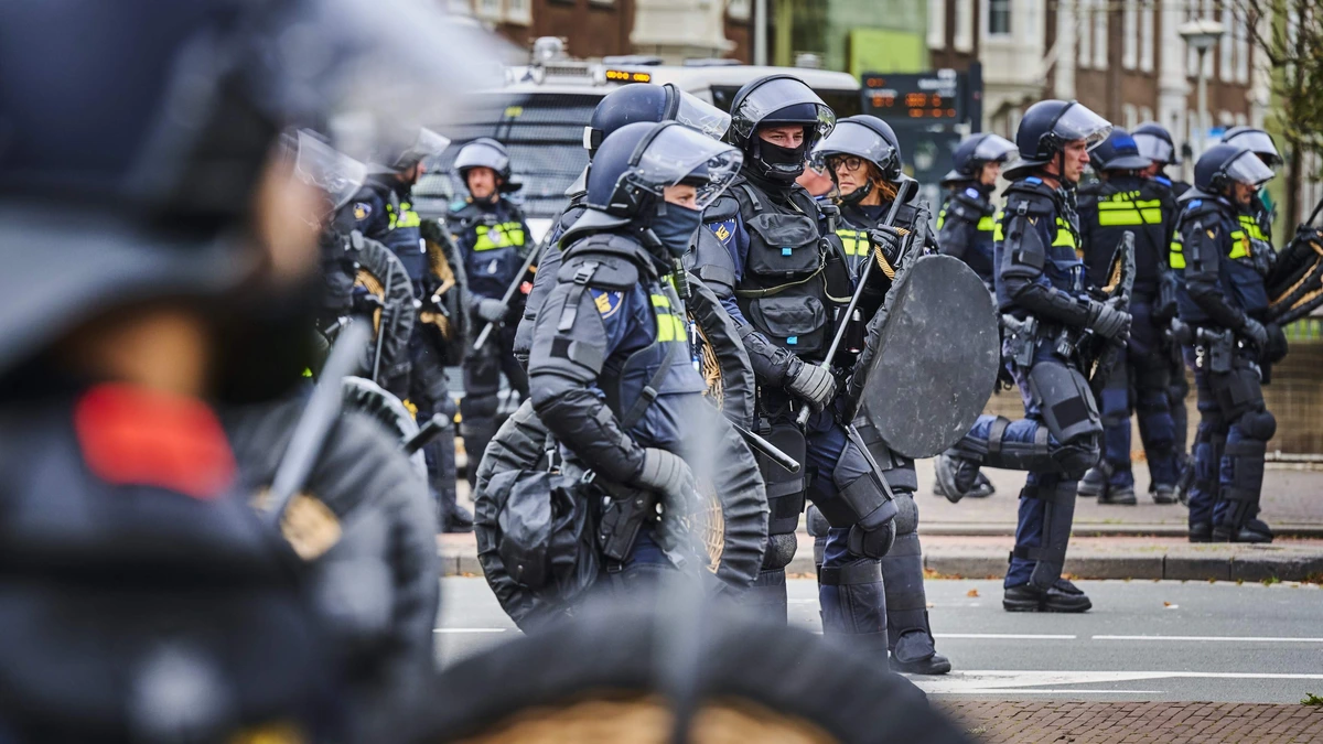 Alle 24 relschoppers Malieveld vrijgelaten, politie zwijgt over identiteit en straffen
