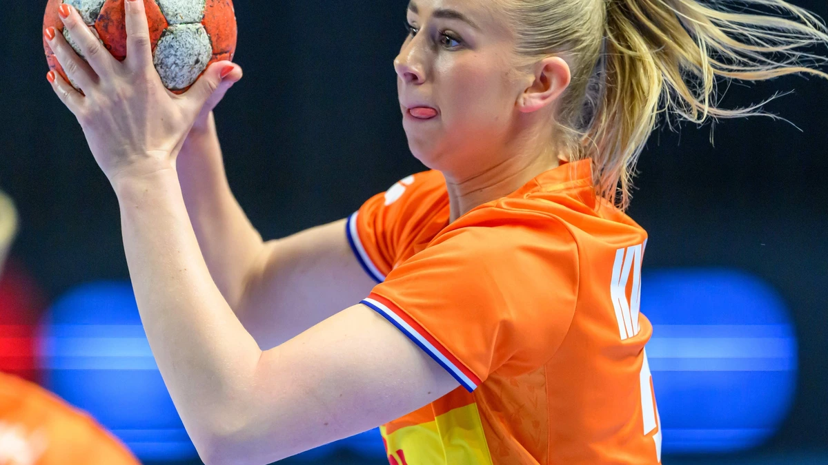 Ivana Kwakman (17) vervangt pechvogel Larissa Nüsser bij Oranje tijdens EK handbal