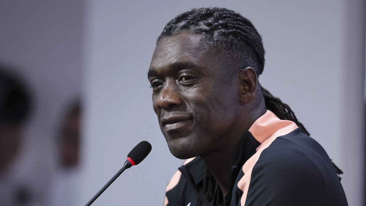Nieuwe Corinthians-trainer Clarence Seedorf trekt zich terug al commissaris van KNVB