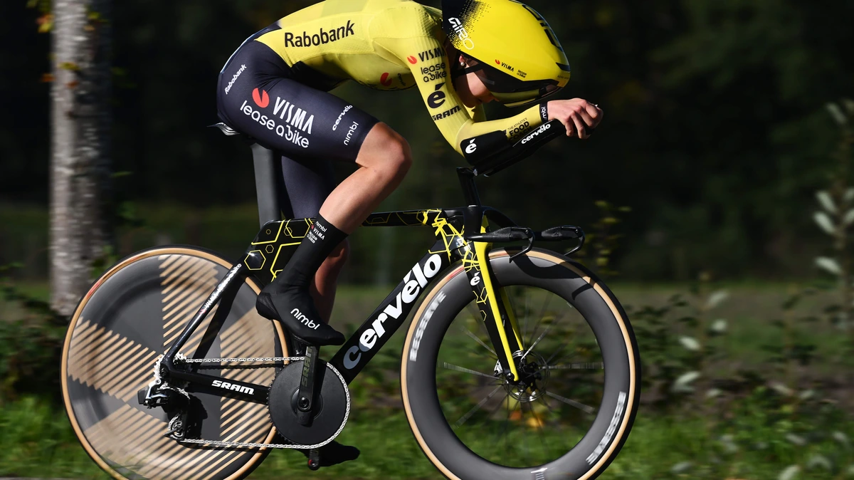 Lieke Nooijen (25) blaast iedereen omver in Eneco Tour-tijdrit, Jakob Söderqvist vergroot voorsprong bij de mannen