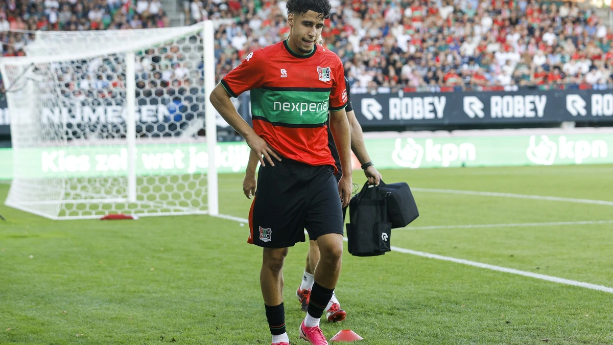 Zomeraankoop Sami Ouaissa opnieuw maandenlang aan de kant bij PSV, dat investering van 9 miljoen niet ziet renderen