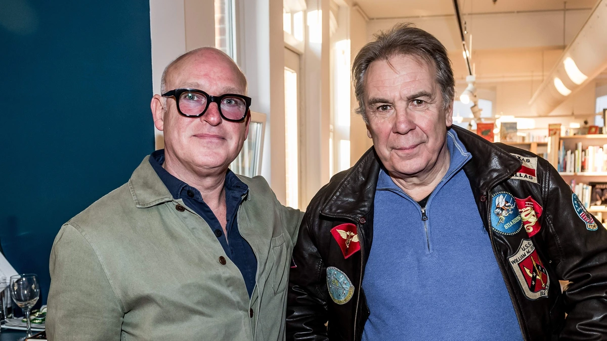 René van der Gijp ’enorm ontdaan’ door dood hartsvriend Maarten Spanjer