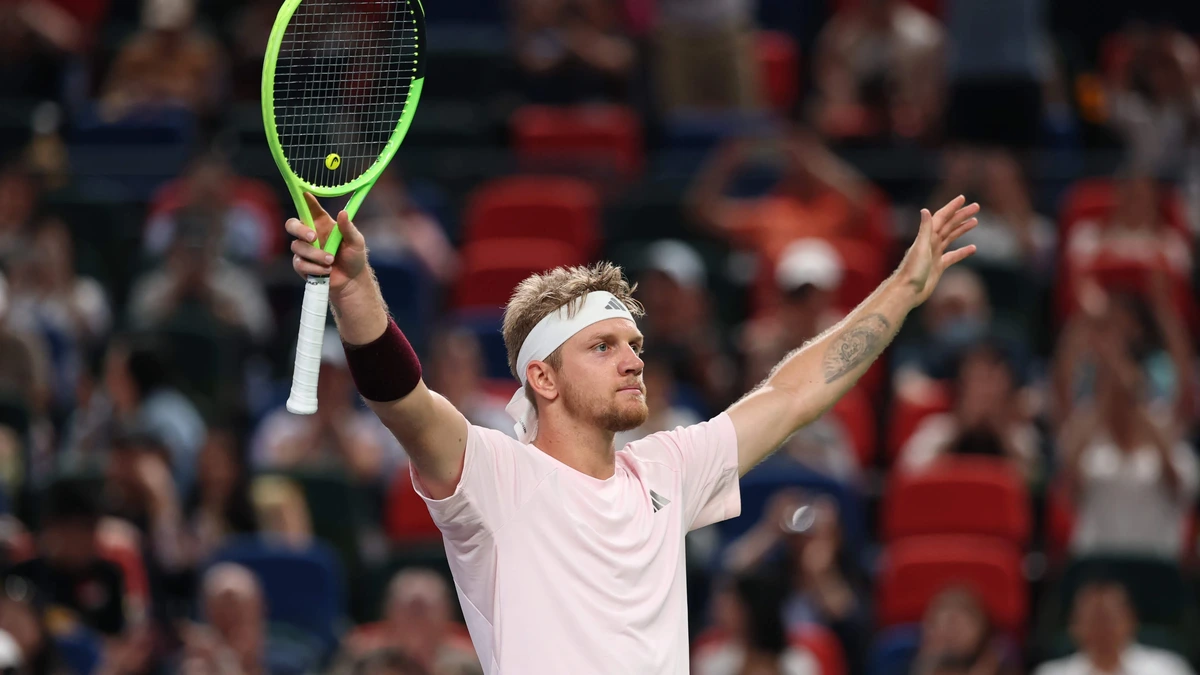 Davidovich Fokina zet in Spaanse tennisfinale kroon op zijn geweldige week en wint toernooi van Shanghai