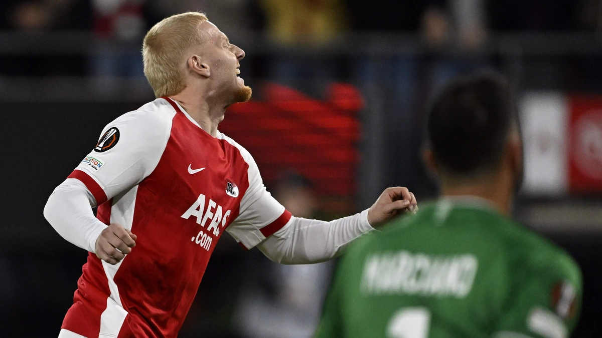 Mexx Meerdink bezorgt AZ met allereerste balcontact dikverdiende zege op Hapoel Beer Sheva in Europa League