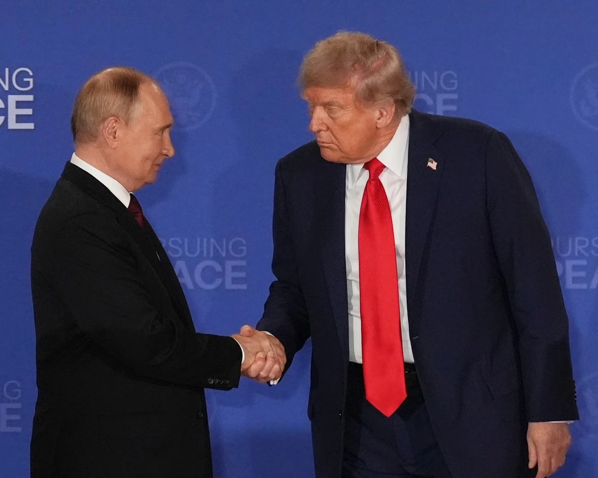The Trump-Putin love story’s next chapter: selling out Ukraine