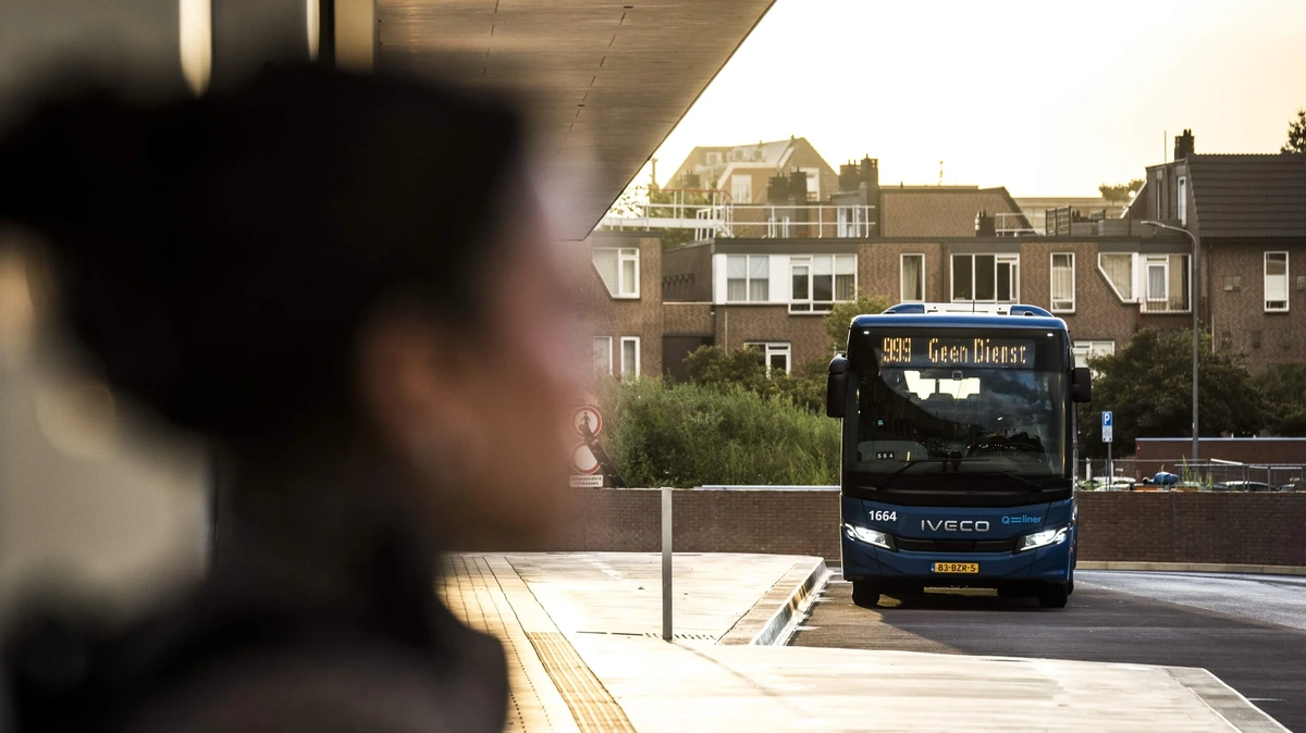 Werknemers streekvervoer staken één dag per week tot kerst, woensdag eerste keer