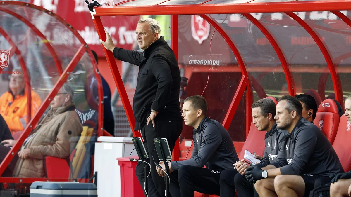 John van den Brom wil met FC Twente kunststukje herhalen: ’Dat probeer ik de spelers voor te houden’