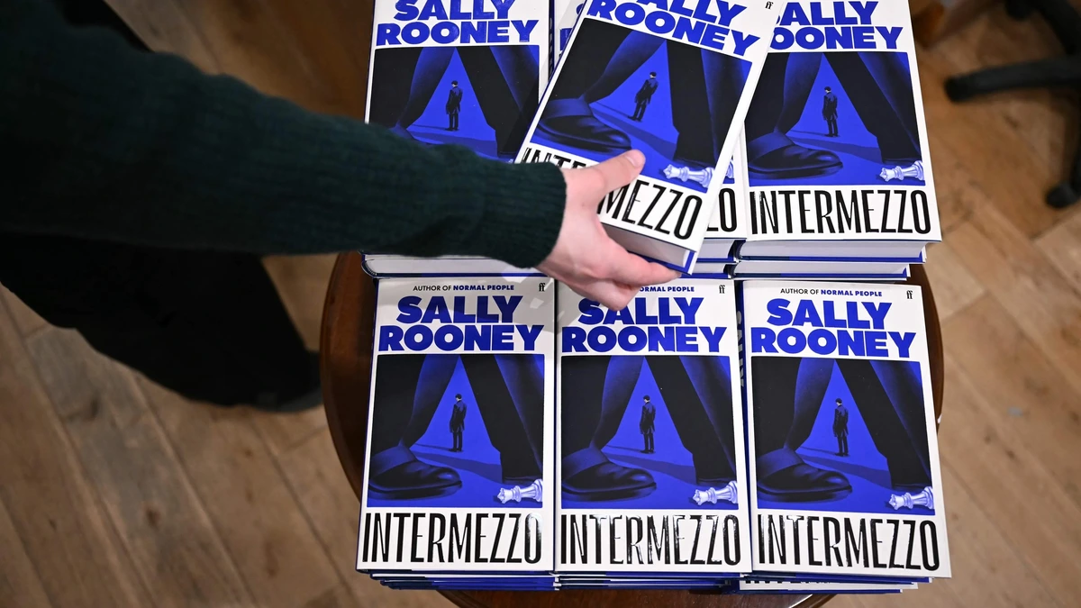 Boeken van Sally Rooney verdwijnen uit Britse boekwinkels vanwege haar steun aan pro-Palestijnse actiegroep