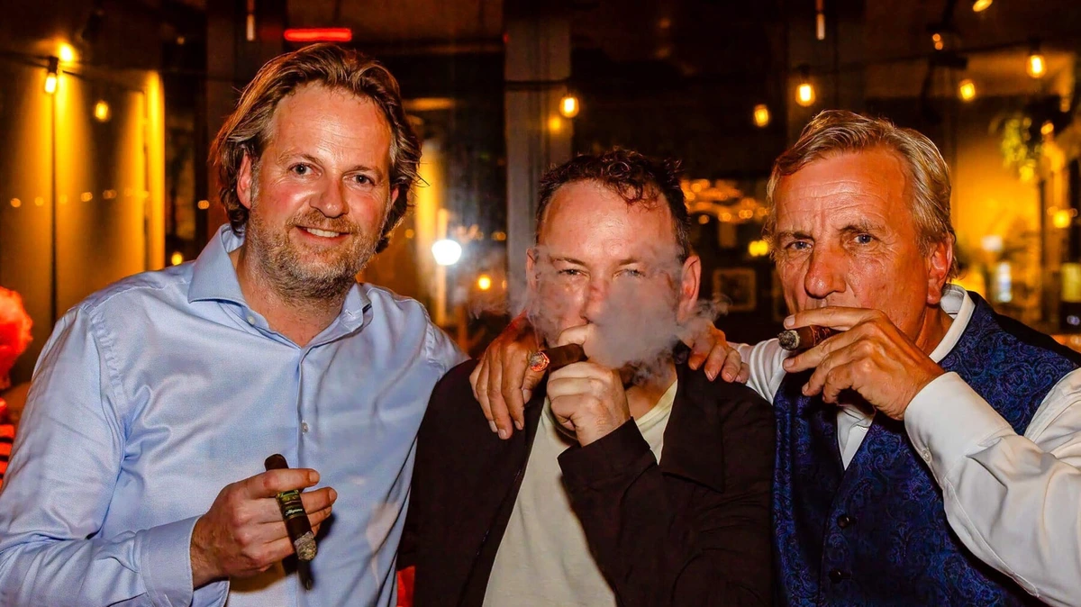 Cubaanse sigaar wordt uitgerookt