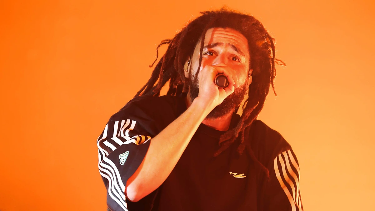 J. Cole oogst lof in Ziggo Dome met opvallend doodnormale aftrap concert: rapicoon blijft graag man van het volk